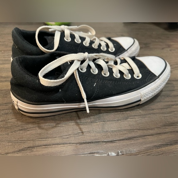 Women’s Converse Chuck Taylor Low Top Sneakers - Picture 3 of 7